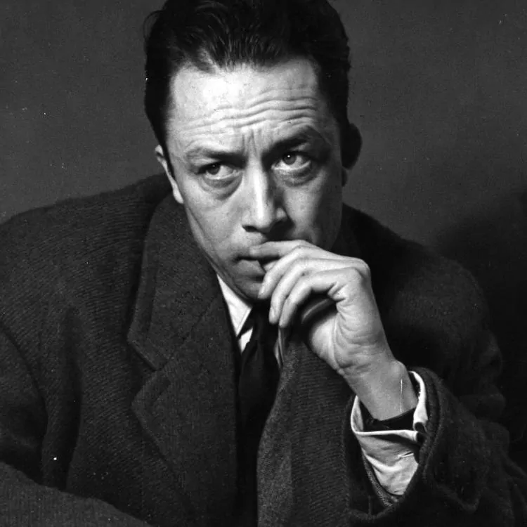 Albert Camus – noblista, twórca Dżumy i filozofii Absurdu