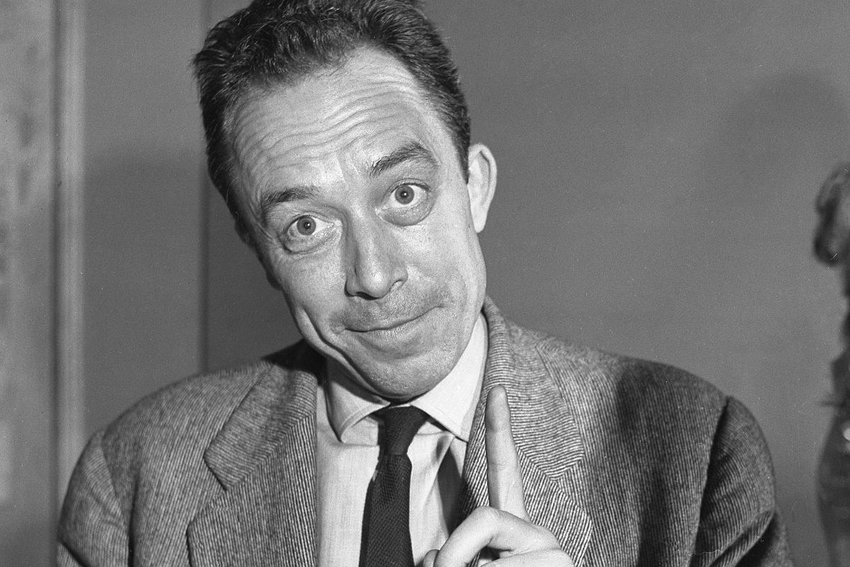 Camus – filozofia Absurdu i egzystencjalizm w pigułce
