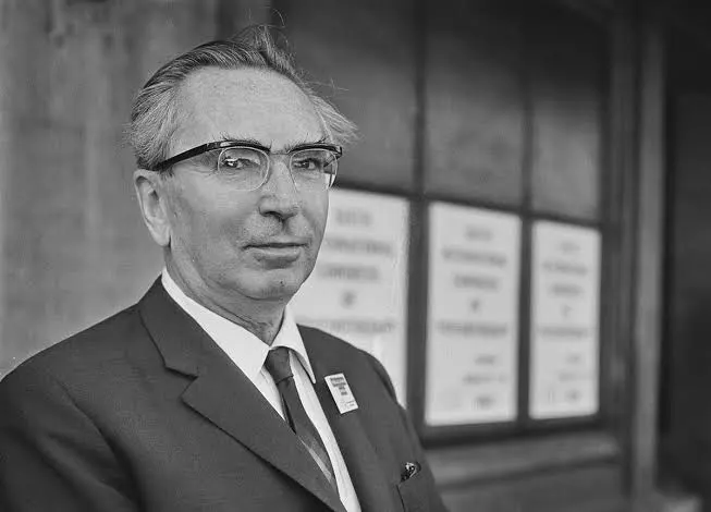 Viktor Frankl – Człowiek w poszukiwaniu sensu, logoterapia i sens jako paliwo psychiki